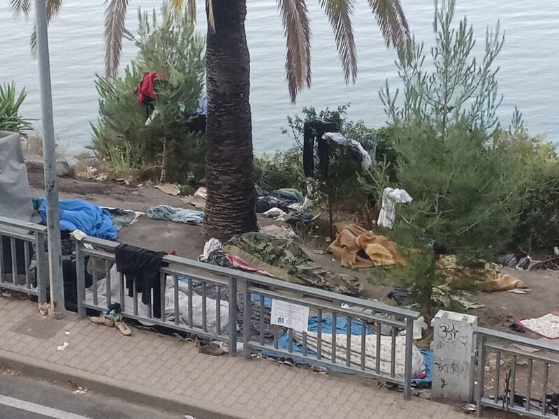 Ventimiglia: ovunque accampamenti di migranti, pure in spiaggia 16