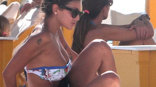 Cristina Buccino sexy, bikini micro in piscina 13