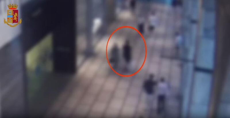 Rapinatori in azione a Milano 2