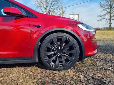 Tesla Model X Plaid, un’astronave da oltre 1.000 CV: guarda le foto 6