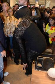 Elena Santarelli, trasparenze a Milano 43