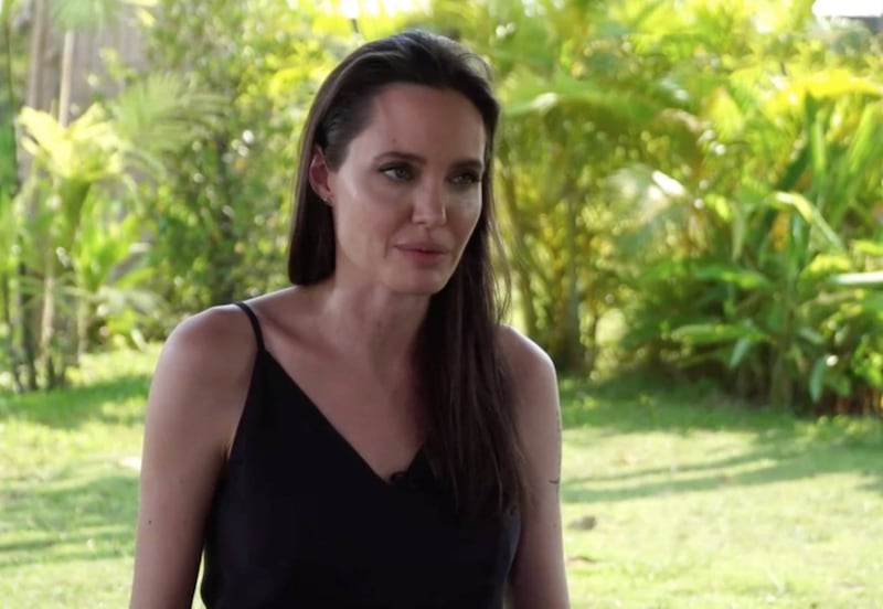 Angelina Jolie, immagini della sexy attrice 11