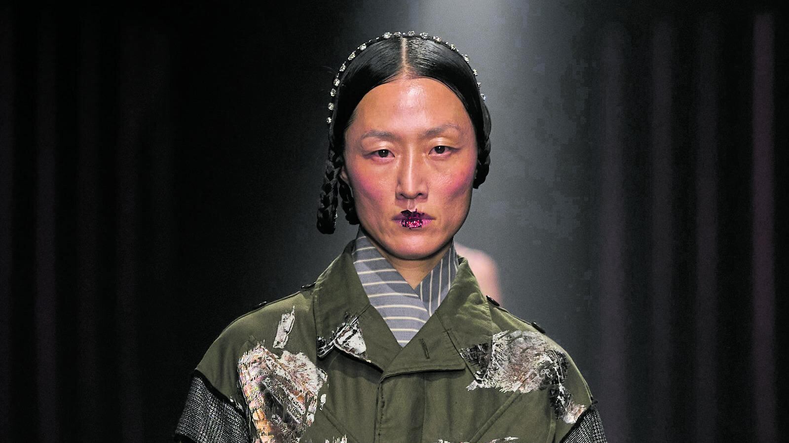 Fendi festeggia cent'anni e celebra il senso del tempo. Marras osa con la lana