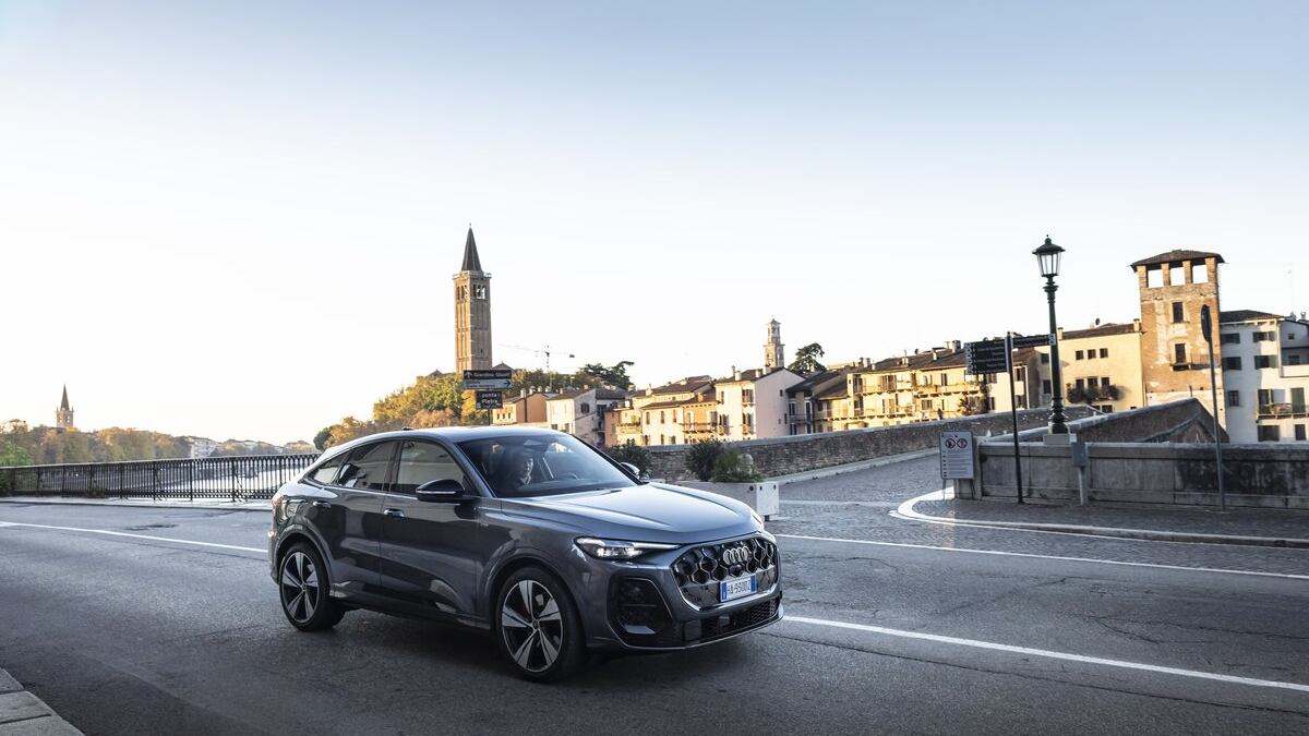 Audi Q5 e-hybrid: oltre 100 km di autonomia EV, potenza e versatilità senza compromessi
