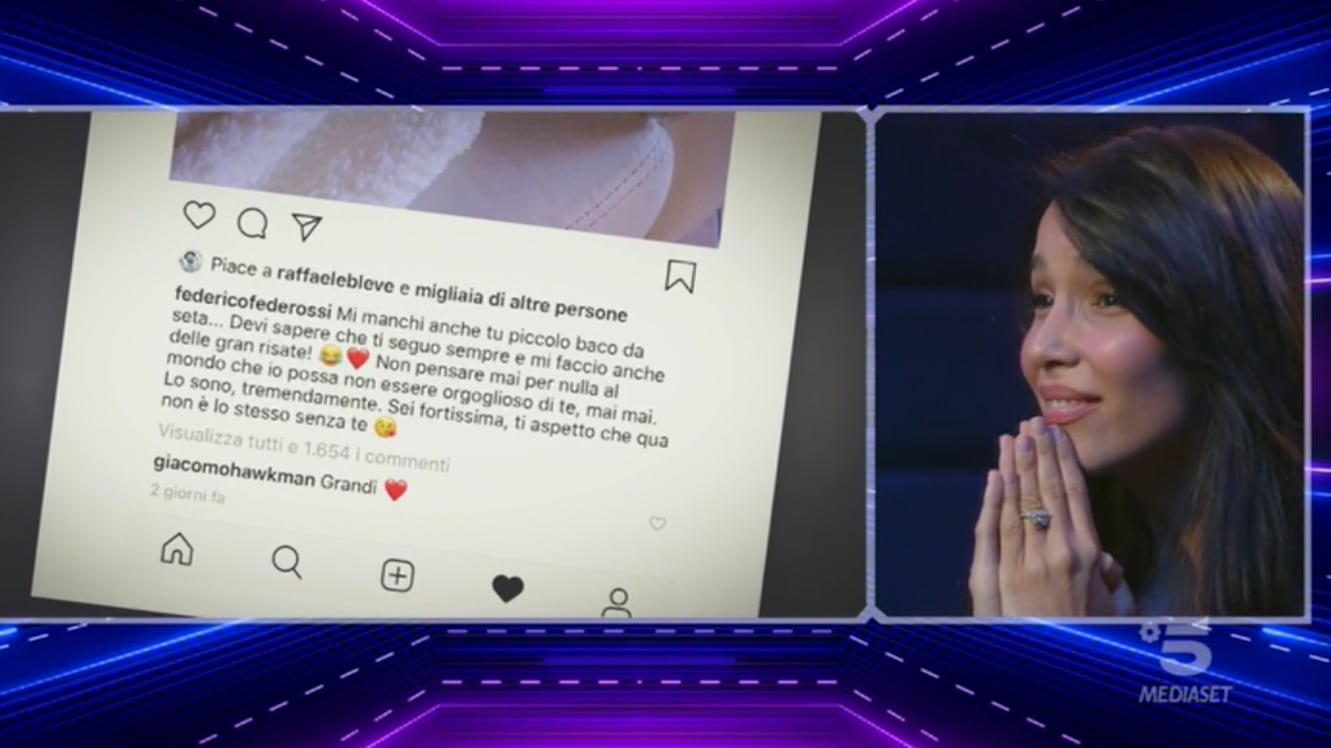 Paola Di Benedetto scrive al suo Fede: "La mia anima legata alla tua"