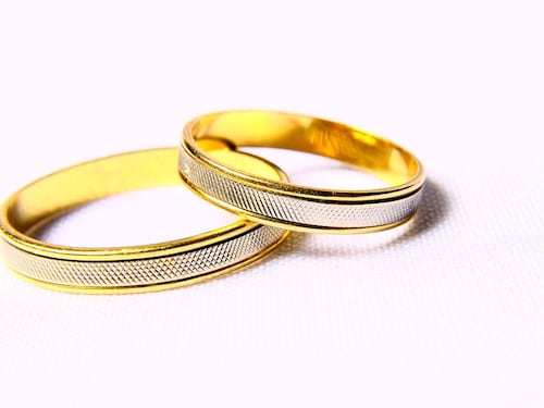 Un "Bacio" per ritrovare il tempo perduto. La Caminiti racconta l’Italia dell’amore