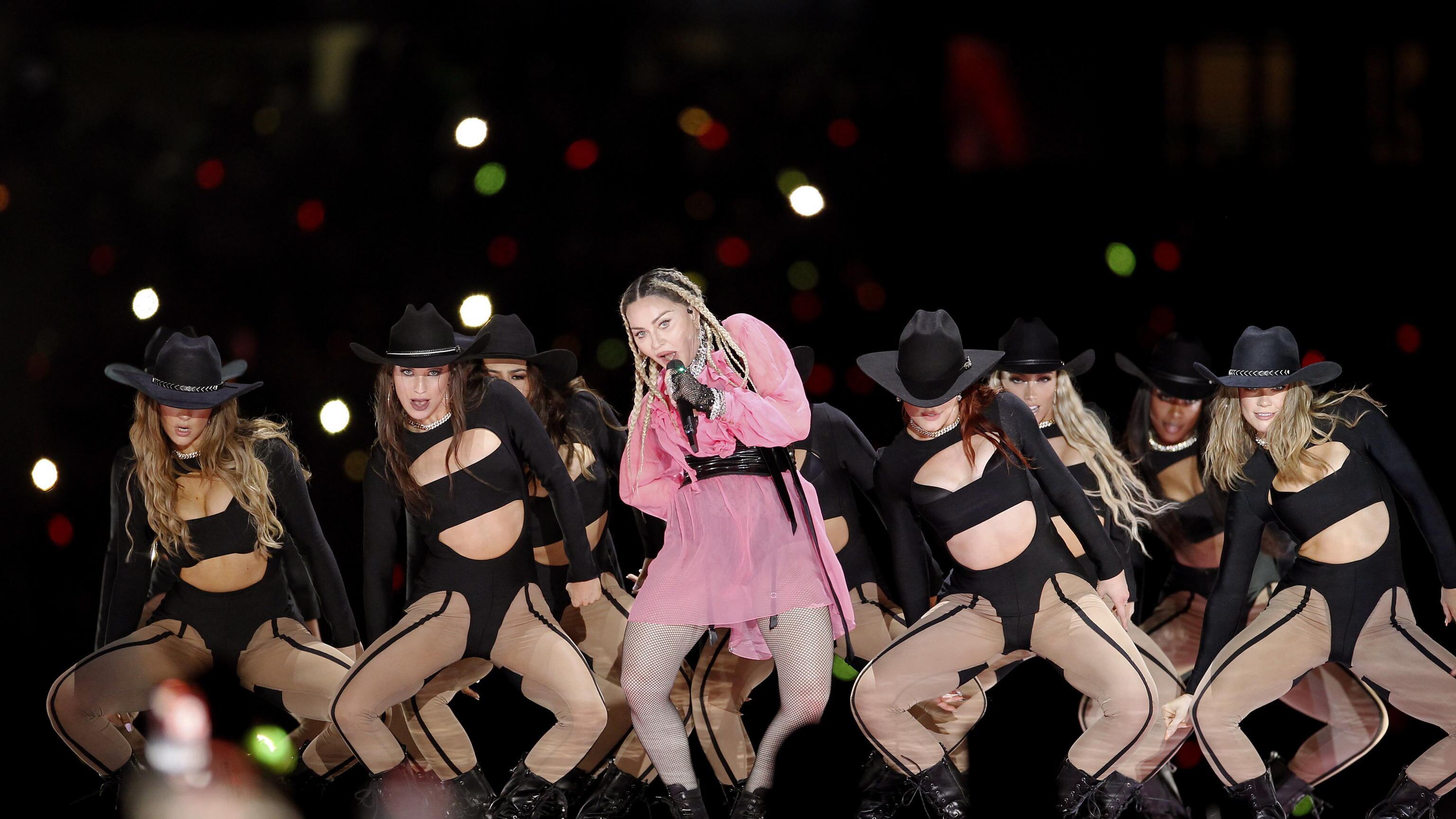 "Una multa da 300mila sterline". Cosa rischia Madonna dopo il concerto a Londra