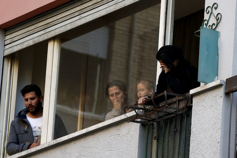 Tensioni a Casal Bruciato, inquilini in rivolta contro i nomadi 1