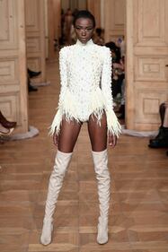 Le modelle sfilano per la Fashion Week di Istanbul  2
