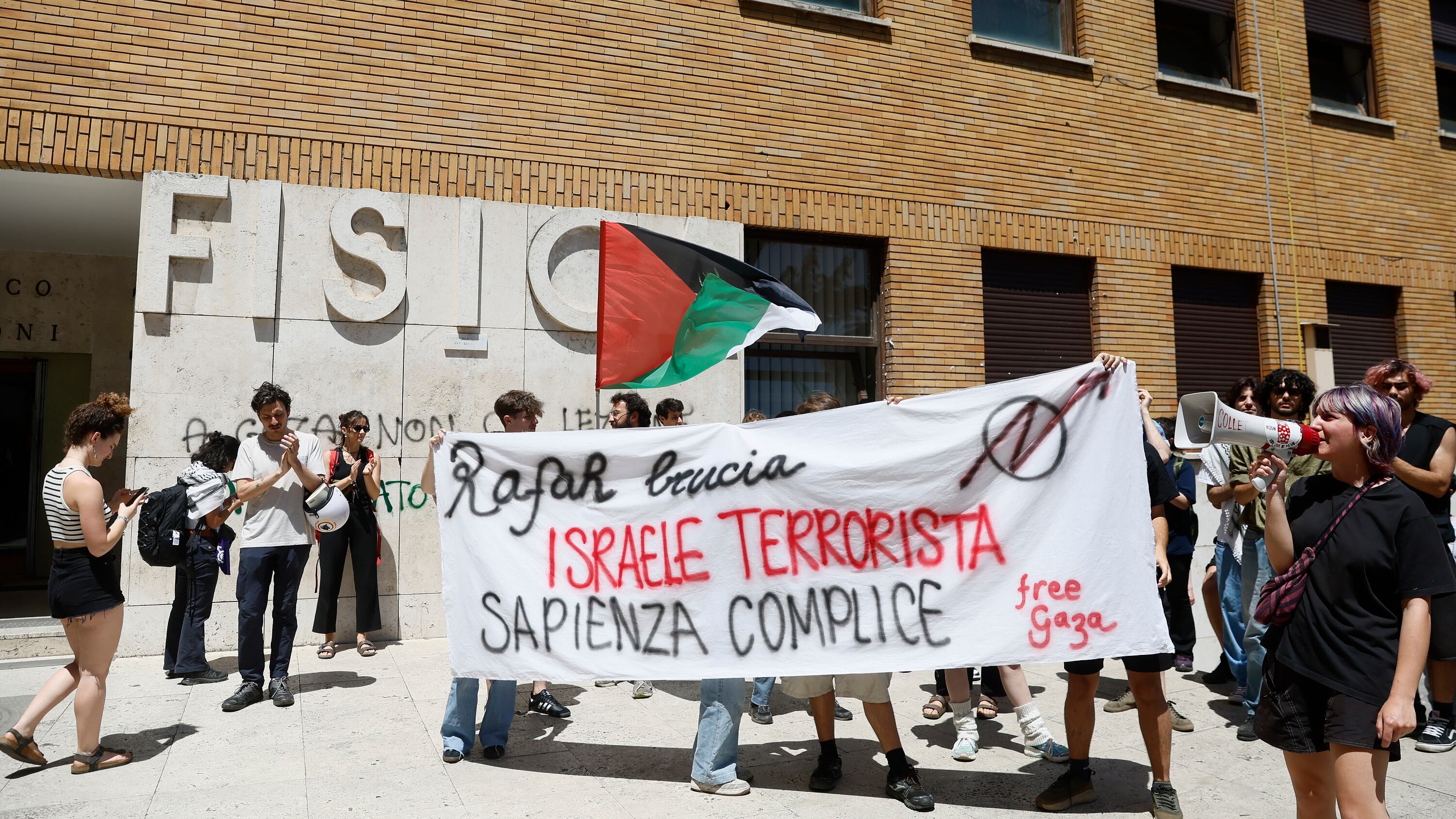 "La presentazione del libro di Sinwar si farà". Gli studenti palestinesi sfidano La Sapienza