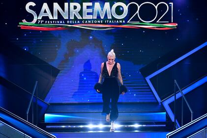 Malika Ayane seduce. Lo scollo è vertiginoso 3