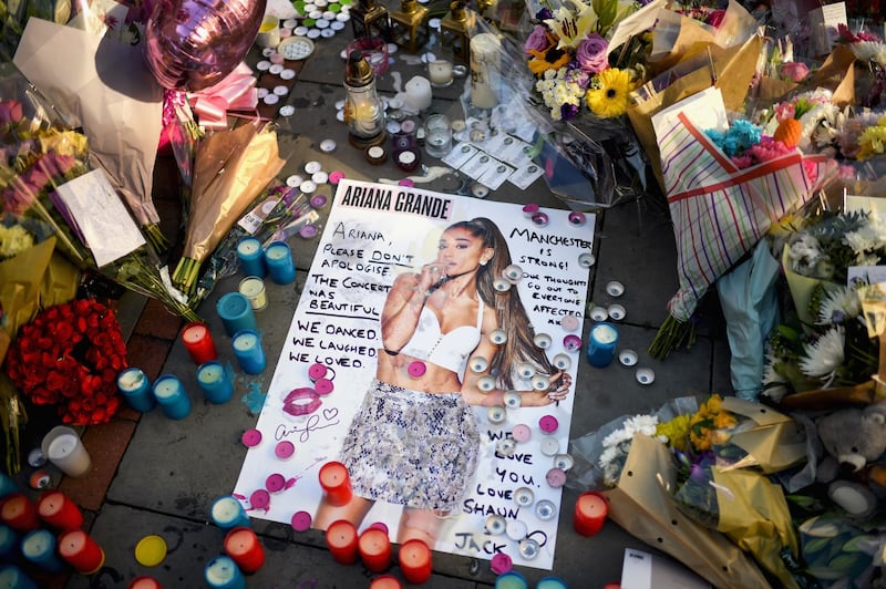 Ariana Grande solidale per Manchester 22