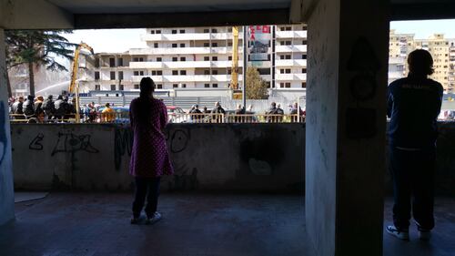 Scampia, al via l'abbattimento della vela verde 5