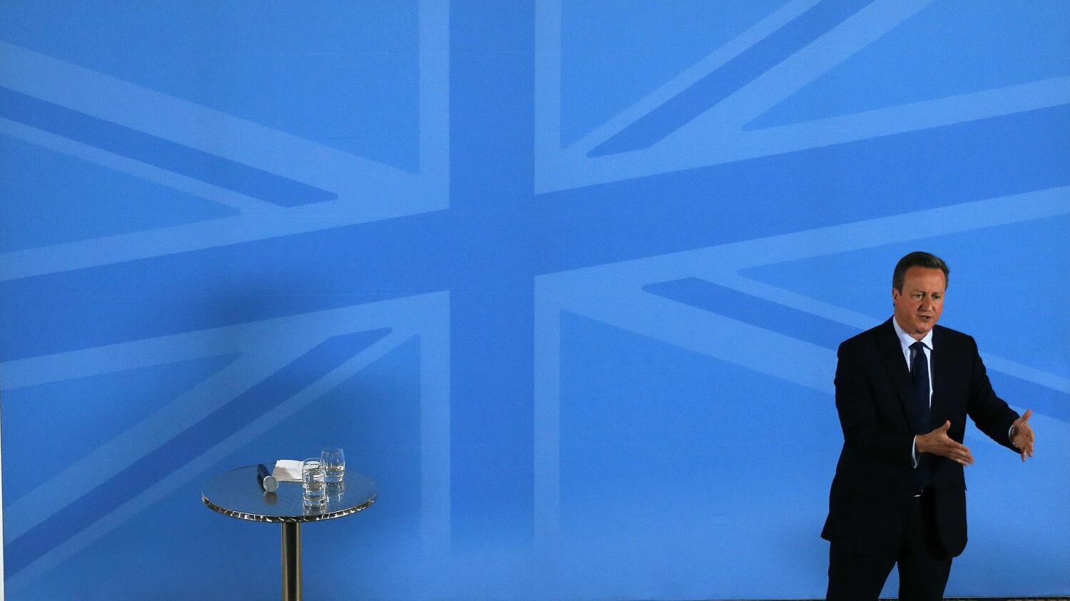 Brexit, vola il fronte anti Ue. E la Bce prepara il paracadute