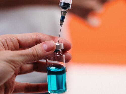 La vita di Carola appesa a un farmaco: "Nessuno lo brevetta, aiutateci"