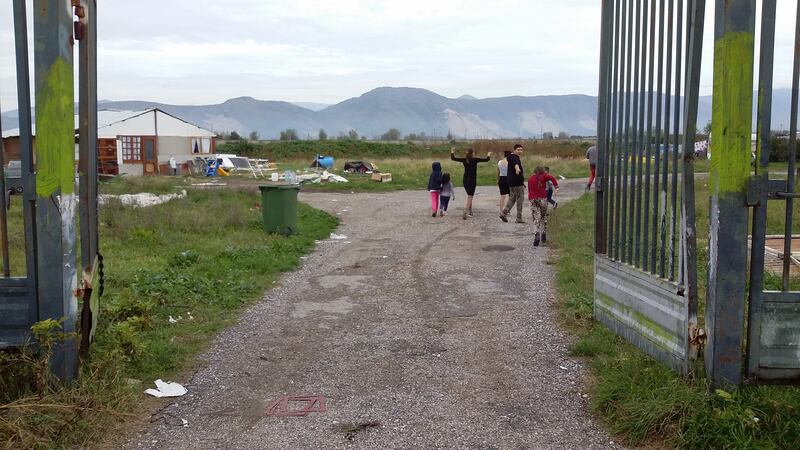 Nel campo rom senza acqua, senza bagni e colmo di rifiuti 1