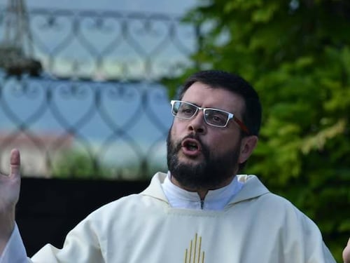 Molestava i malati in ospedale, parroco indagato per violenza sessuale
