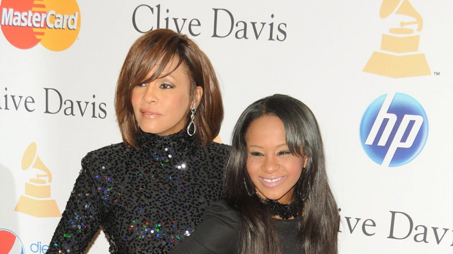 Bobbi Brown, domani stop al respiratore. Potrebbe morire lo stesso giorno di mamma Whitney Houston