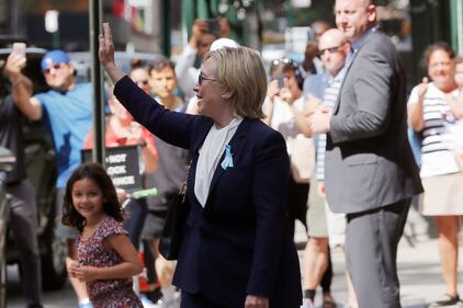 Hillary Clinton esce dalla casa della figlia dopo il malore 6