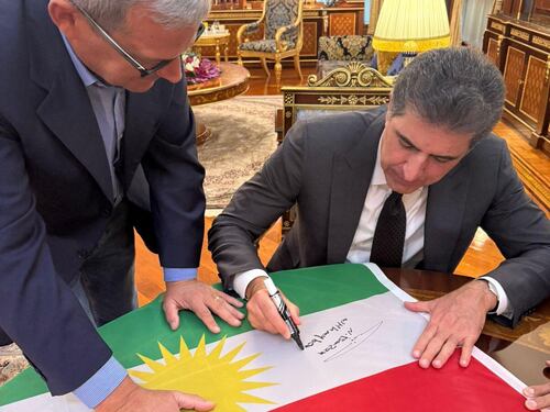Incontro tra Biloslavo ed il presidente del Kurdistan in occasione della Frontline Academy con giovani aspiranti giornalisti di guerra