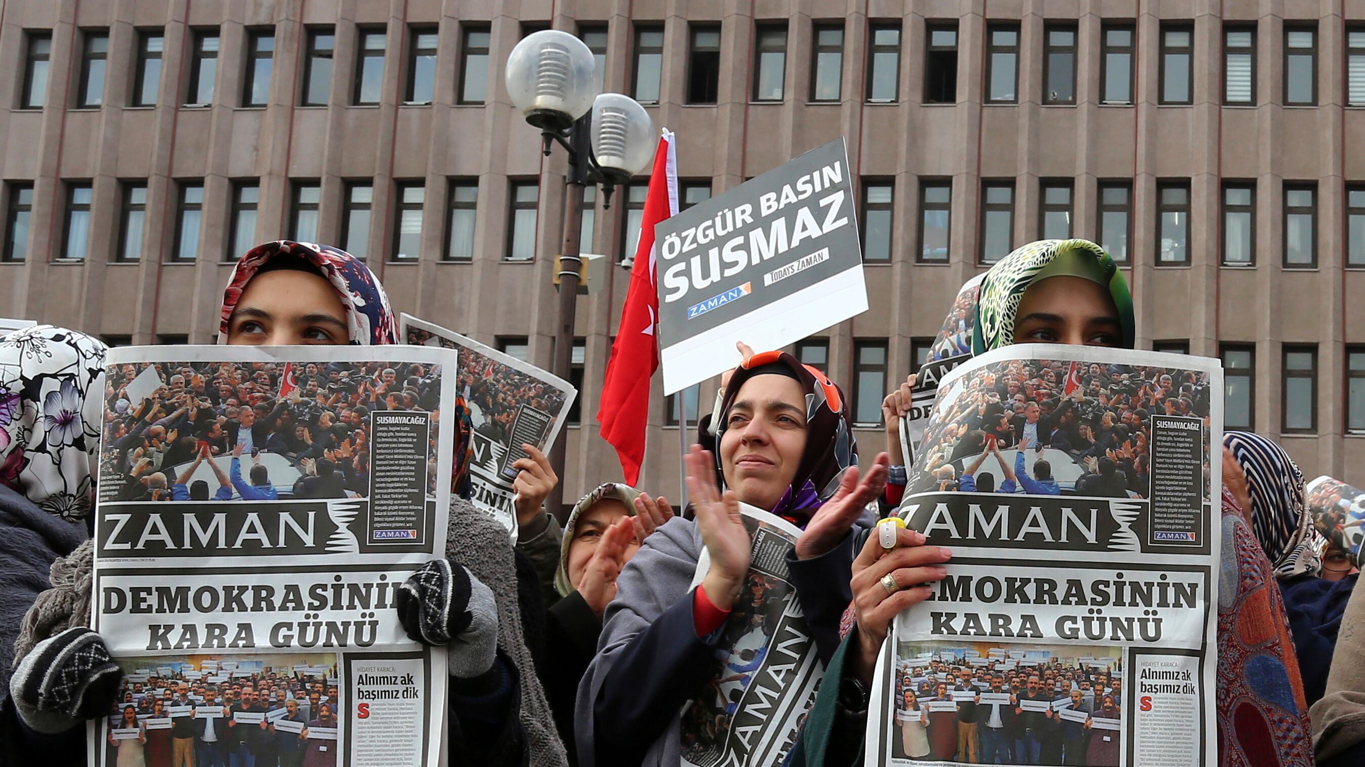Giornalisti in arresto. Erdogan replica all'Ue: "Si faccia gli affari suoi"