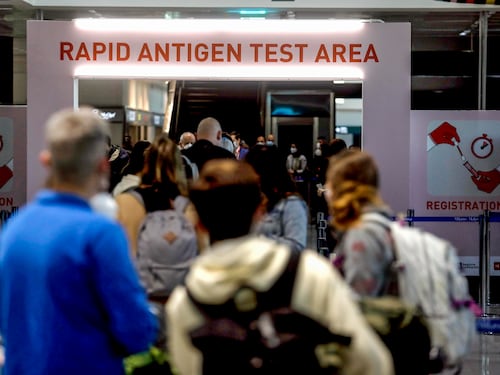 Variante Gryphon, è ancora incubo Cina. E l'Italia si blinda. "Test in aeroporto"