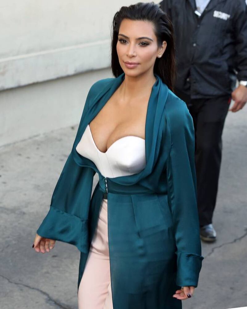 Kim Kardashian svela su Instagram il sesso del futuro nascituro 20