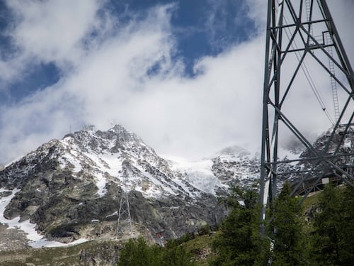 Monte Bianco, precipita da 150 metri: morto un alpinista di 20 anni