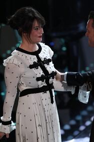 Sanremo 2017, gli outfit sexy della prima serata 31