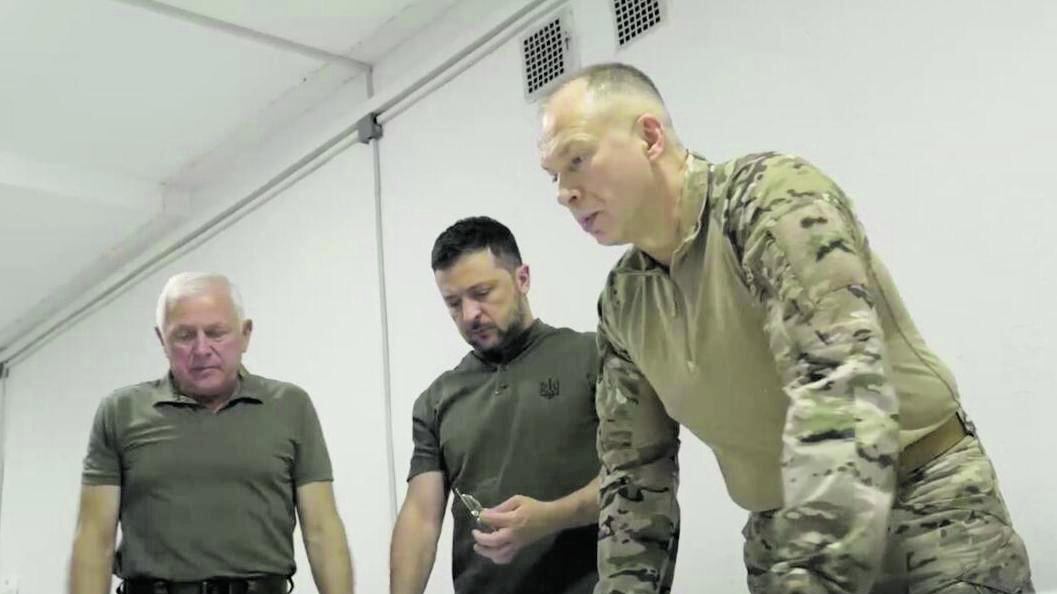 Zelensky al confine russo. Da Putin accuse nucleari