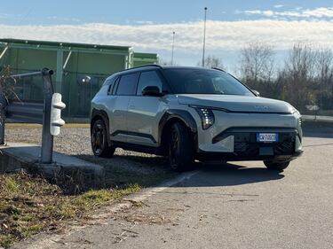 KIA EV3: guarda la gallery del nuovo SUV elettrico efficiente e accessibile 19