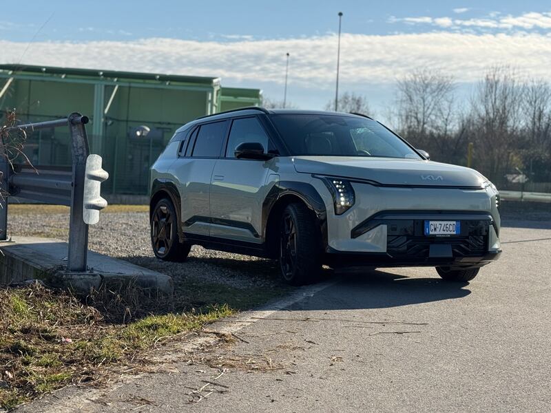 KIA EV3: guarda la gallery del nuovo SUV elettrico efficiente e accessibile 19