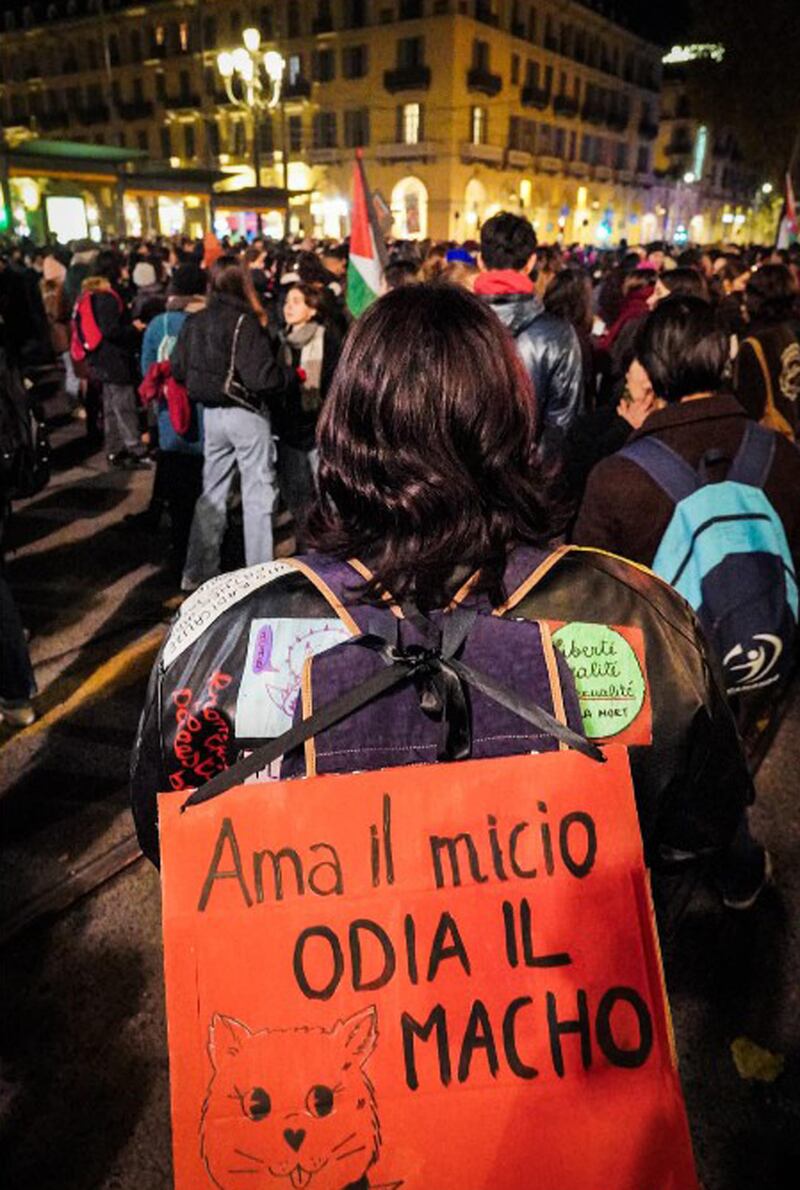 Femministe e pro Pal in piazza: occupazioni e vandalismi 1