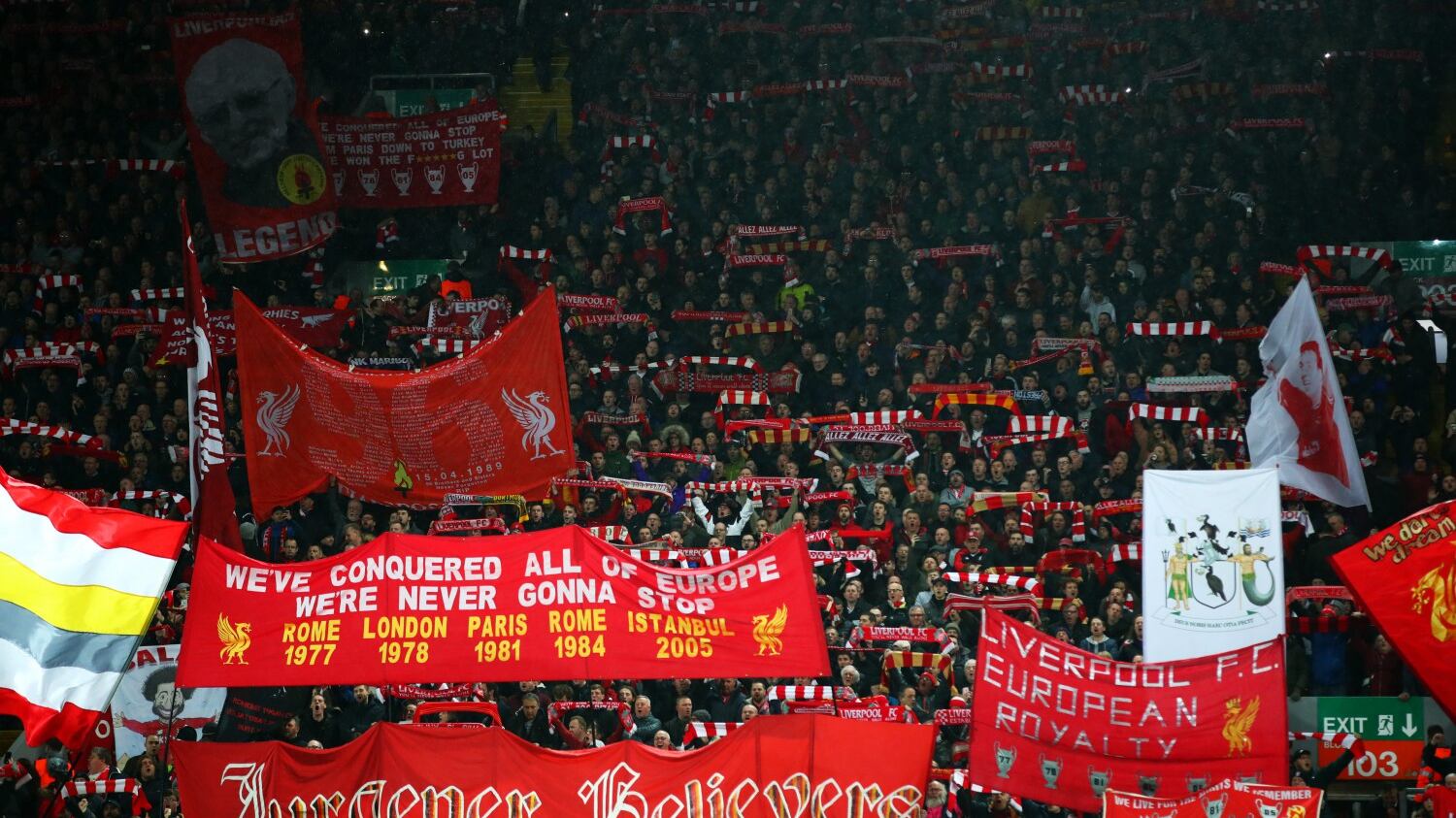 Liverpool, il tifoso vola in Germania per l'andata di Champions: ma si gioca ad Anfield