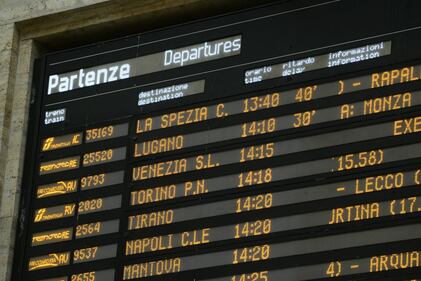 Genova, treni in ritardo dopo il crollo del ponte  4