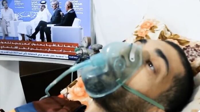 Il video choc di Hamas: un prigioniero israeliano attaccato all'ossigeno