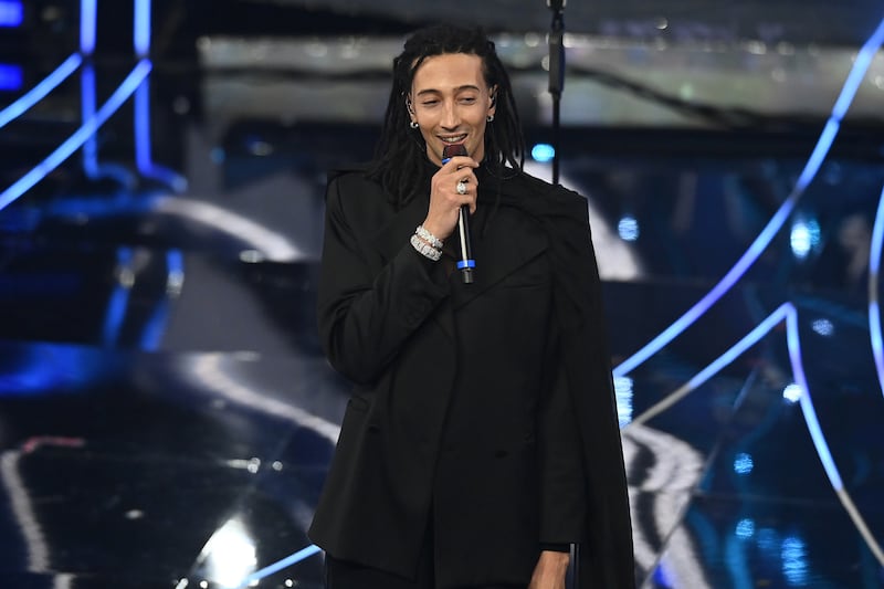 Sanremo 2024: ecco il look della quarta serata del Festival di Ghali 10