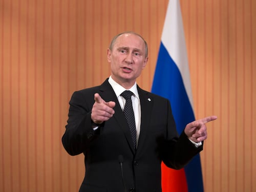 Putin: "Le sanzioni Ue minano il processo di pace"