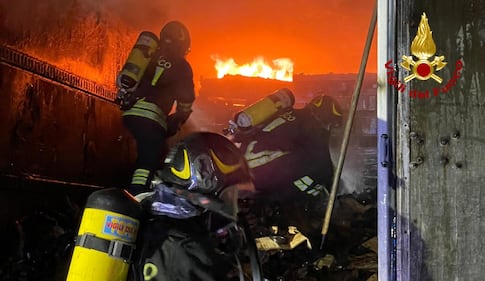 Tir in fiamme nella galleria autostradale: il salvataggio dei Vigili del fuoco 1