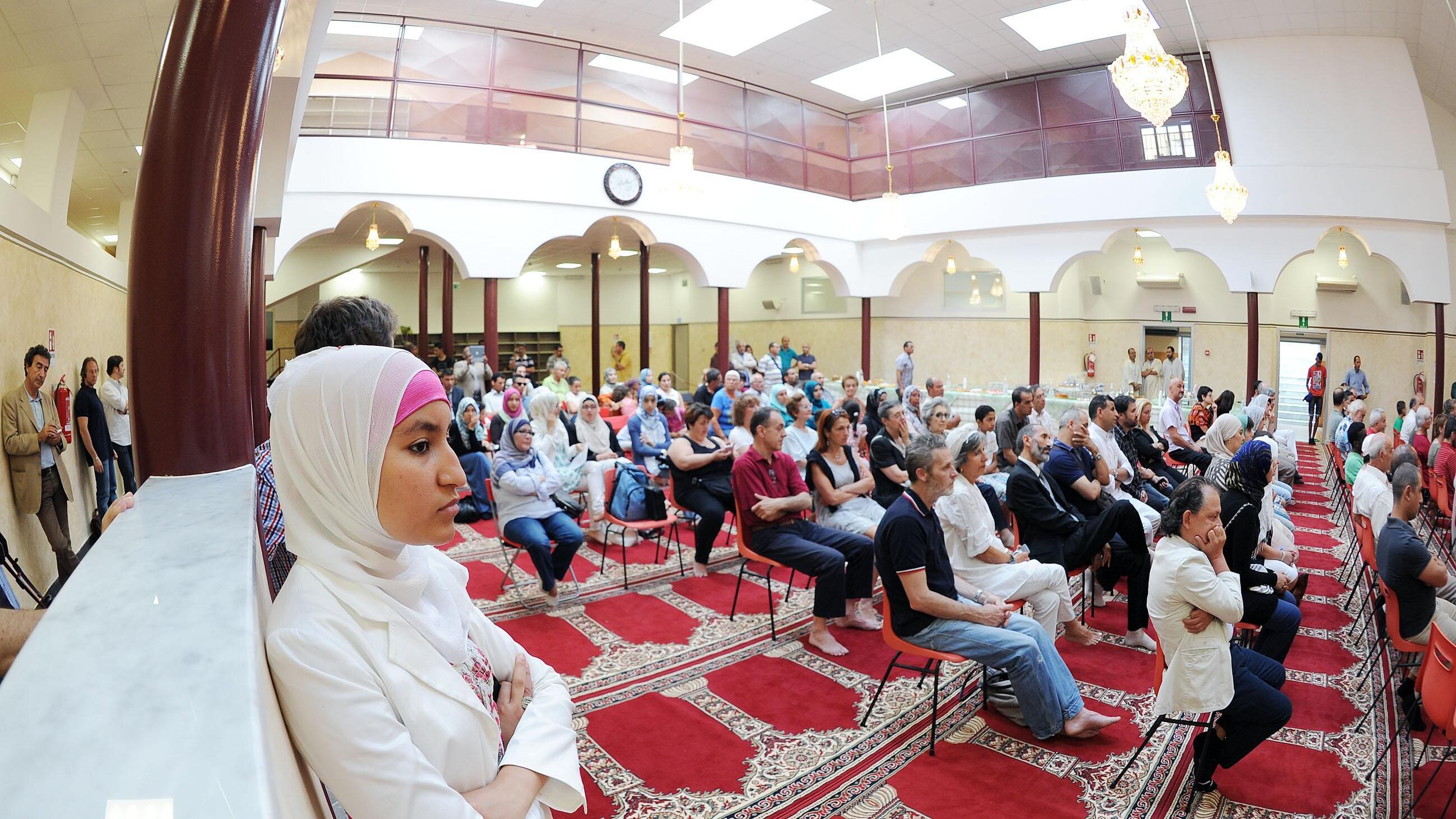 Il 51% dei milanesi dicono no alla moschea