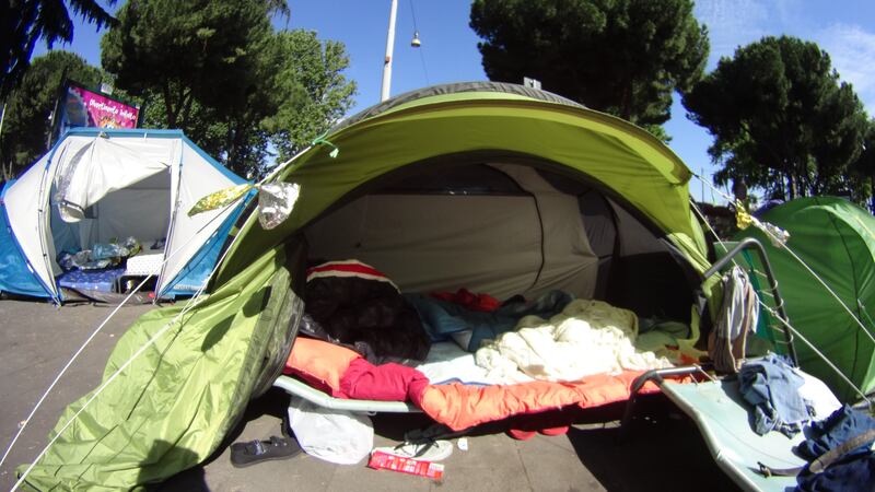 Emergenza profughi a Roma: in centinaia accampati in via Tiburtina 5