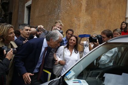 Salta l'incontro con la Raggi: Malagò lascia il Campidoglio 6