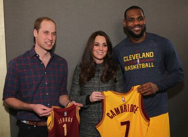 Lebron James abbraccia Kate Middleton 4