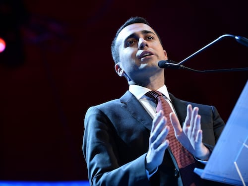 Di Maio agli ex onorevoli "Piangete e strepitate, noi taglieremo i vitalizi"