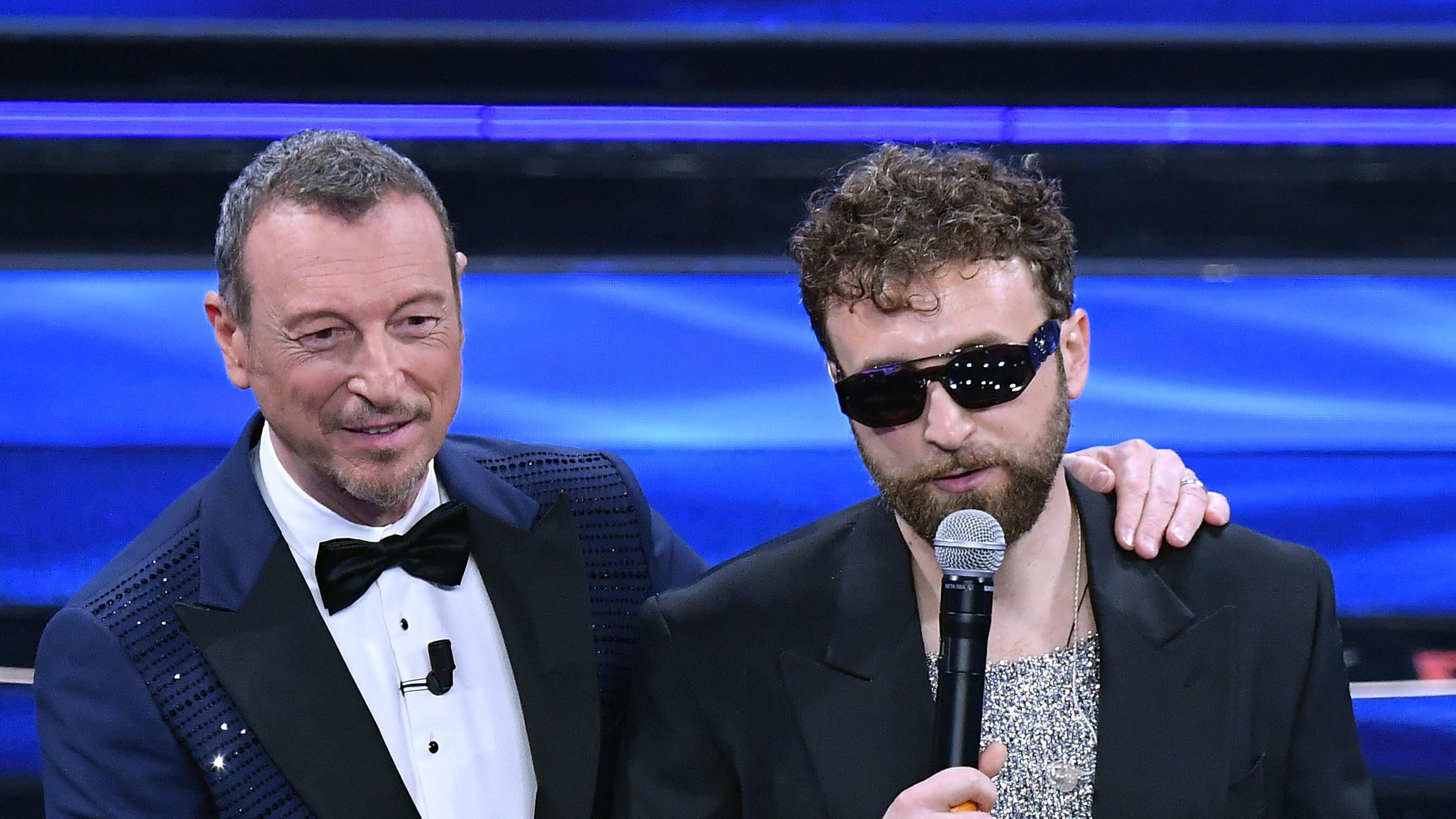 "Grazie governo, che dimentichi...": la furia di Dargen D'Amico sul palco