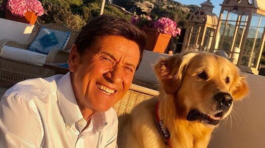 Gianni Morandi rassicura i follower, dopo un incidente sul set: "Sono incolume"