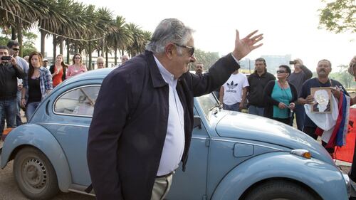 Elezioni in Uruguay, Mujica a votare in Maggiolino 5