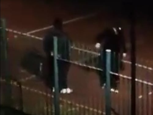 Partita selvaggia di calcetto in piena notte: nuove violazioni delle norme anti-Covid-19