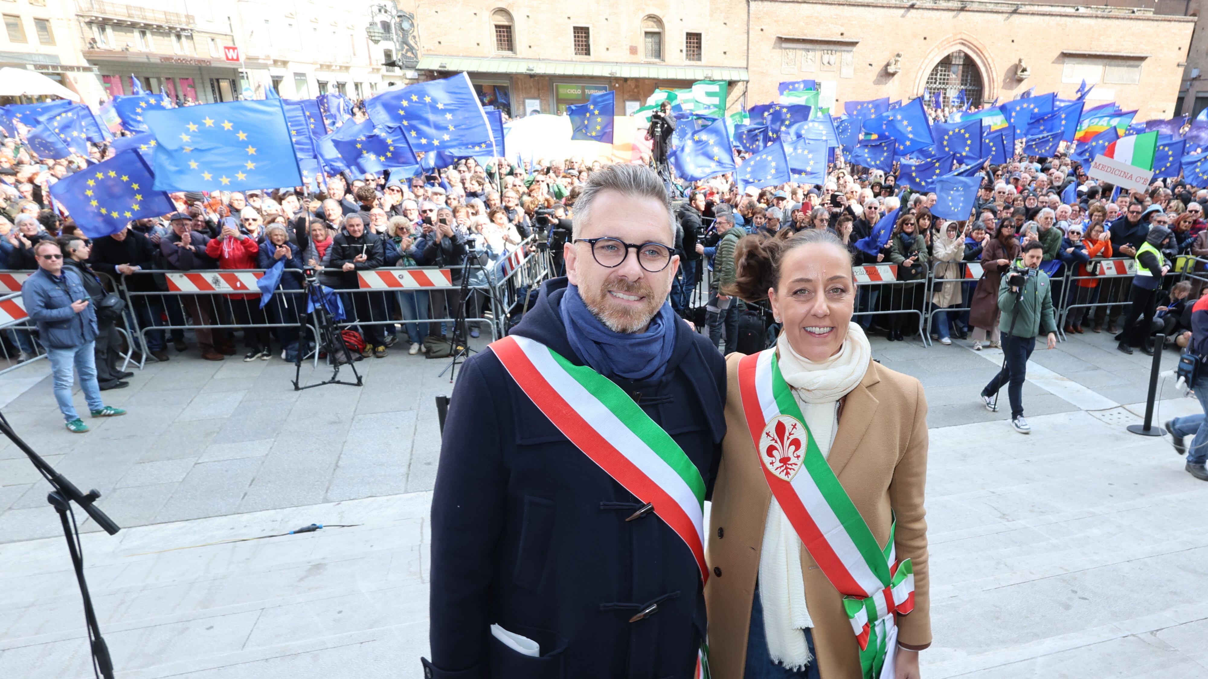 "È la cassa del Pd". Ecco chi ha finanziato la manifestazione di Bologna per il riarmo