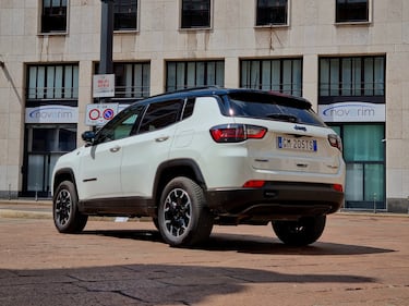 Jeep Compass 4XE, guarda tutte le foto della nostra prova 9